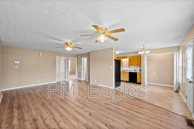 Building Photo - 114 Gleaves Ln