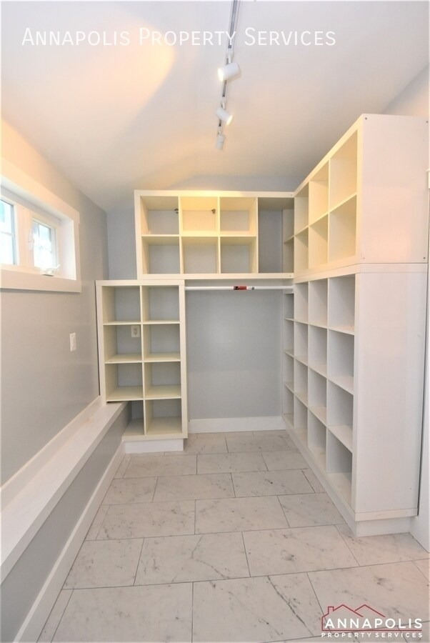 Building Photo - 90 Avondale Cir