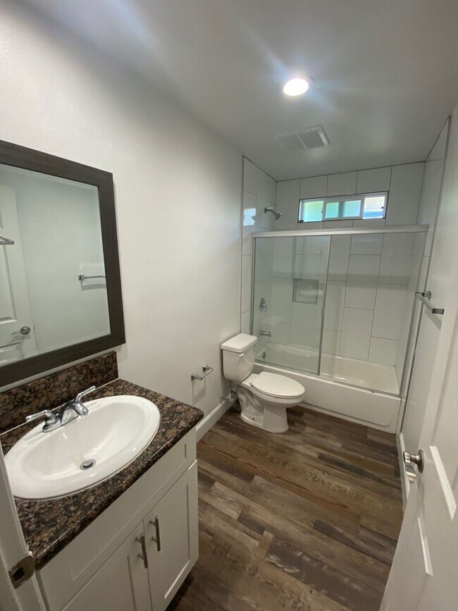 Building Photo - 23(1456,1458)