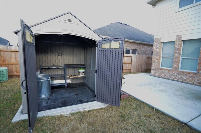 Building Photo - 7430 Boxwood Ridge Ln