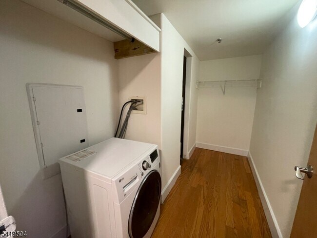 Building Photo - 141 S Harrison St