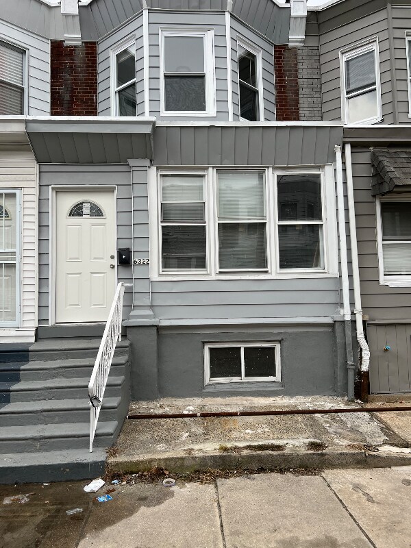 Building Photo - 6322 Regent St