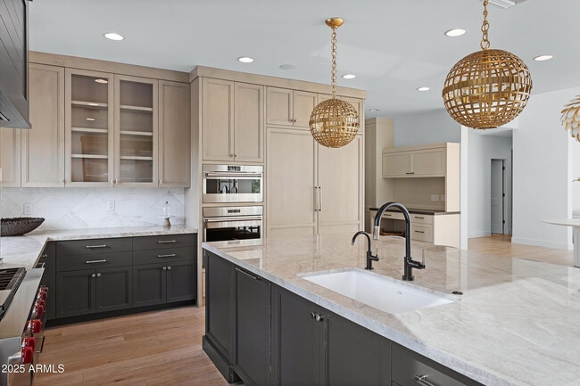 Building Photo - 5841 N Echo Canyon Cir