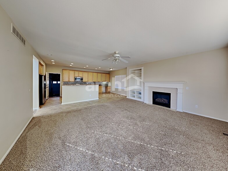 Building Photo - 18942 E Vassar Dr