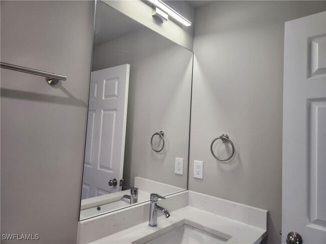 Building Photo - 518 Edward Hall Ave S