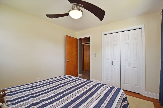 Building Photo - 37 E Meadowlawn Blvd