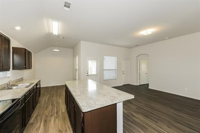 Building Photo - 1814 Jasmine Dr