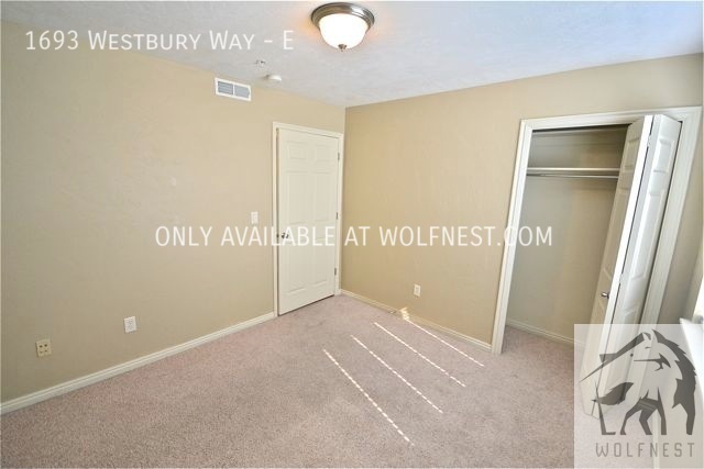 Building Photo - No Security Deposit Option! Amazing 3 Bedr...