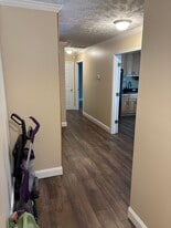 Building Photo - 303 Foxridge Dr