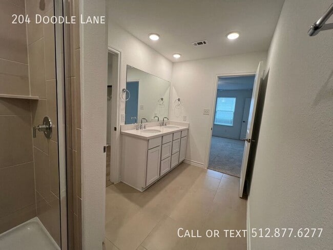 Building Photo - 204 Doodle Ln