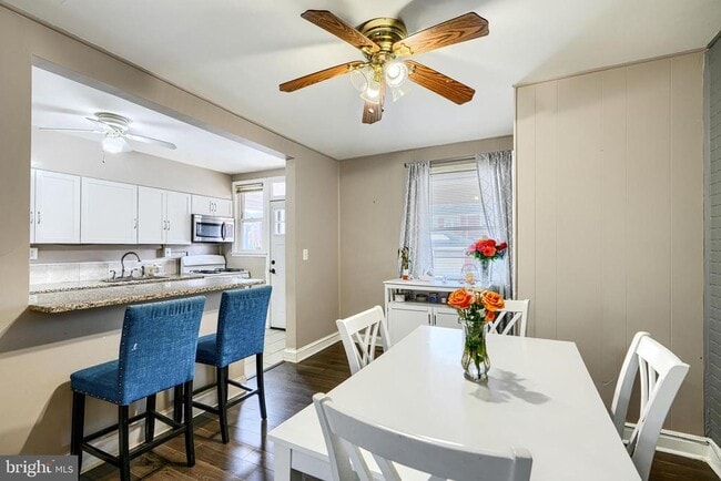 Building Photo - 1543 Lochwood Rd