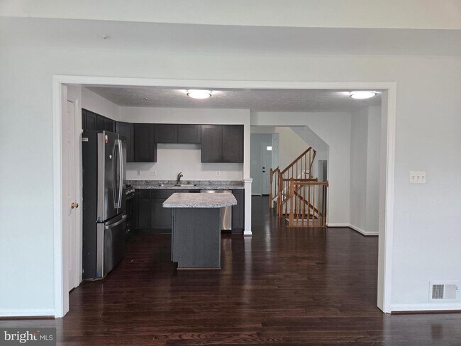 Building Photo - 6632 Granville Ct