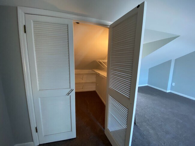 Building Photo - 97 Pius St