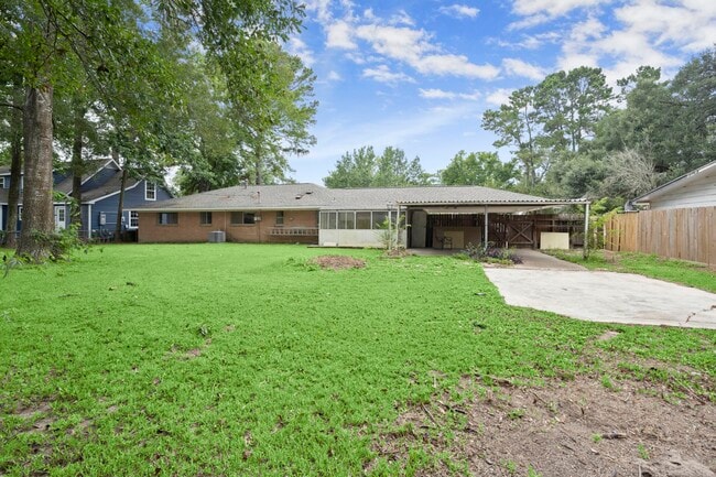 Building Photo - 205 Taft Ave