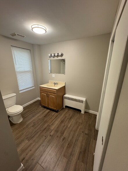 Building Photo - 346 Massasoit St