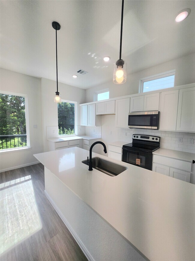 Building Photo - 4713 Mallow St