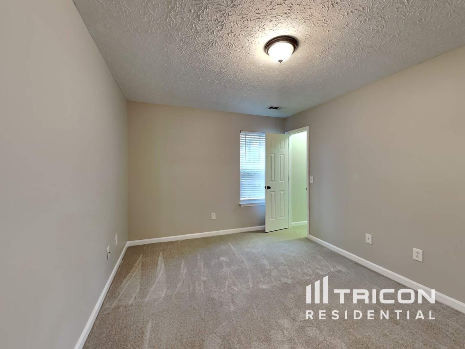Building Photo - 8665 River Rock Ct