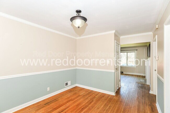 Building Photo - 4930 N Illinois St