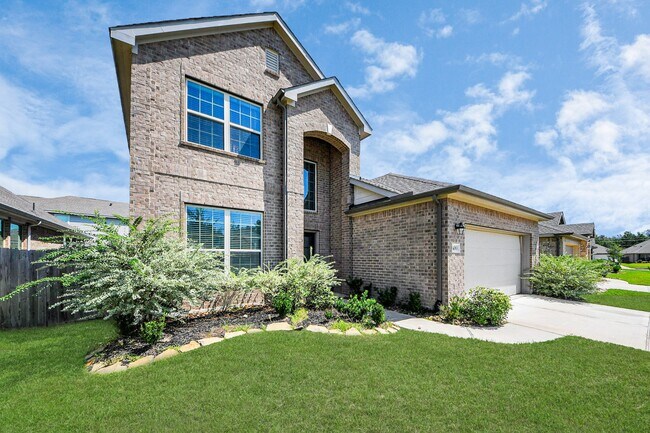 Building Photo - 24063 Hawthorn Lks Dr