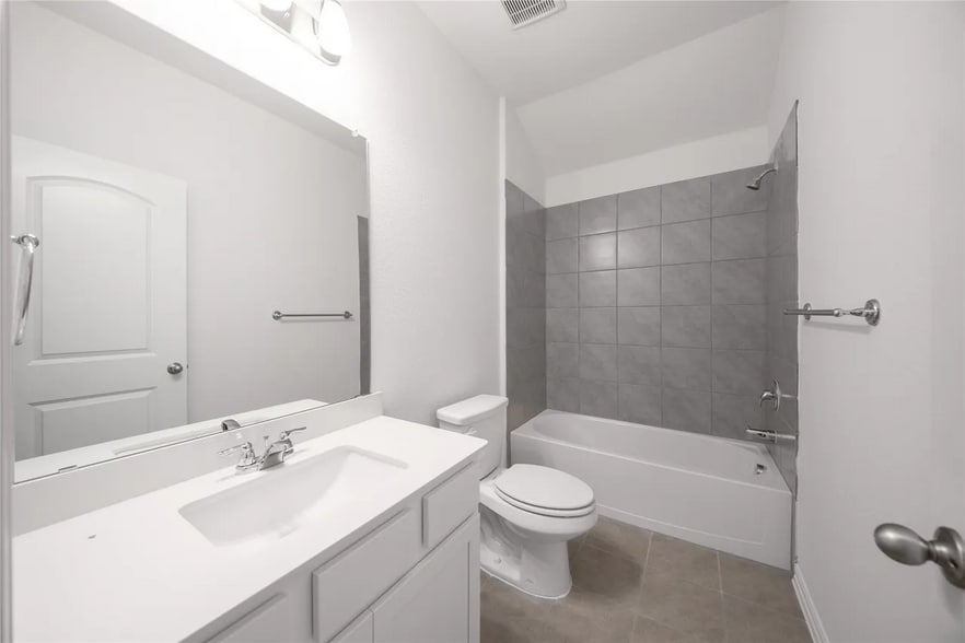 Building Photo - 1708 Blackbird Ln