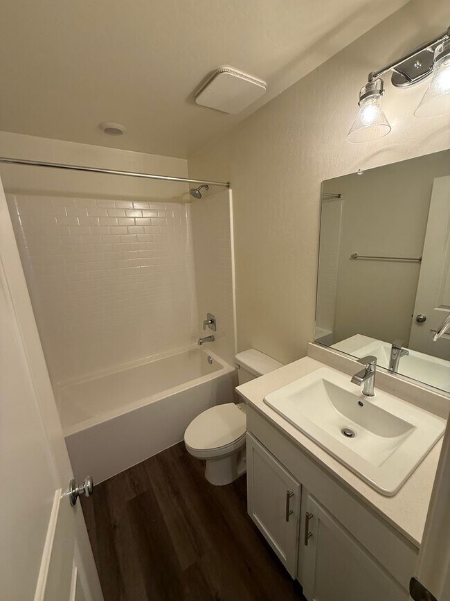 Building Photo - Beautiful 4BD/3BA Single-Family Home Solar, Battery Backup & Move-In Ready