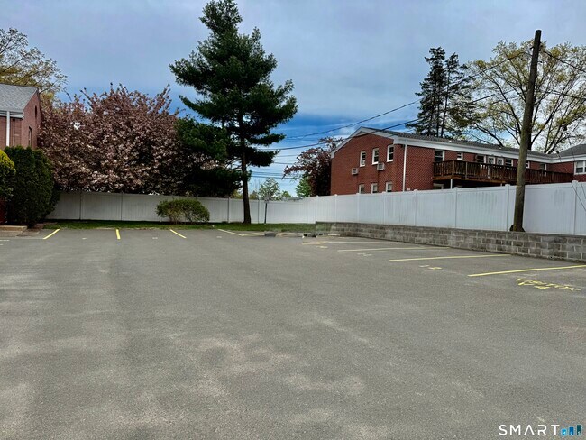 Building Photo - 231 Seaton Rd