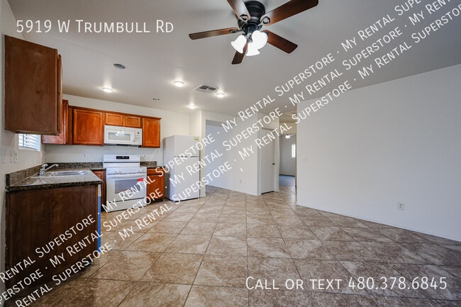 Building Photo - 5919 W Trumbull Rd