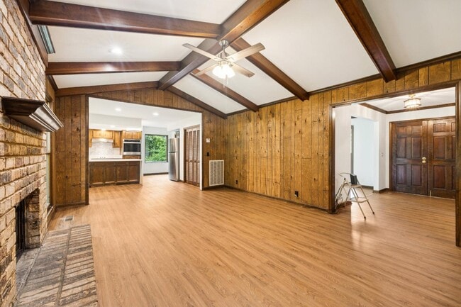 Building Photo - 1972 Sunnyside Dr