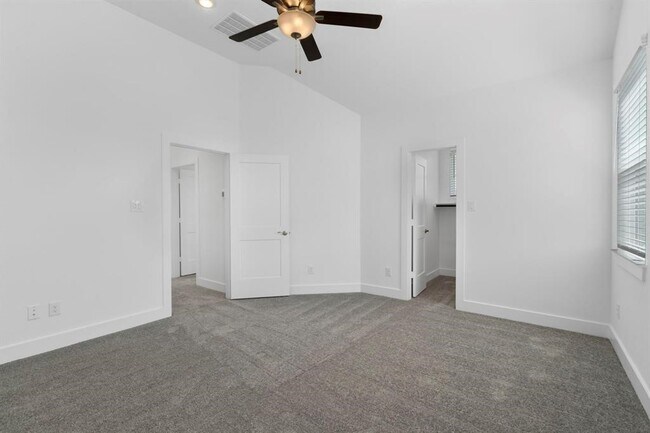 Building Photo - 1326 Shaded Rock Dr