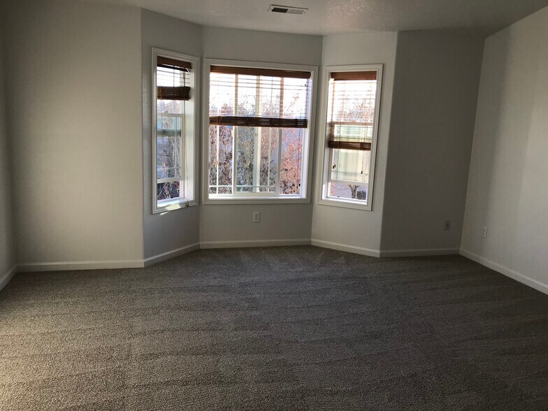 Master bedroom suite - 7212 34th Ave NE