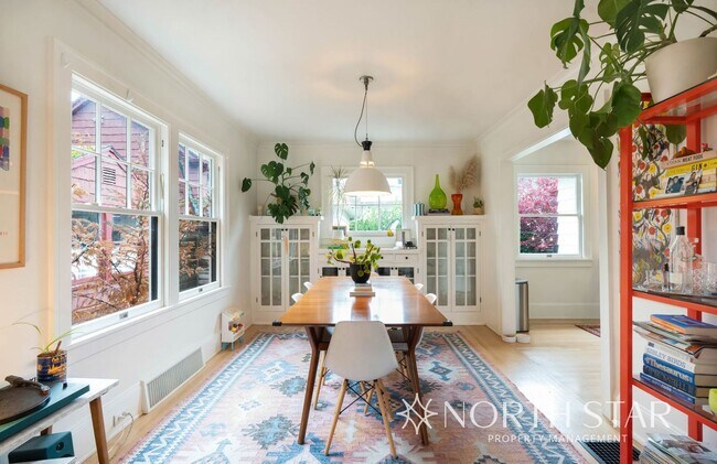 Building Photo - Classic Portland Home Heart of Irvington