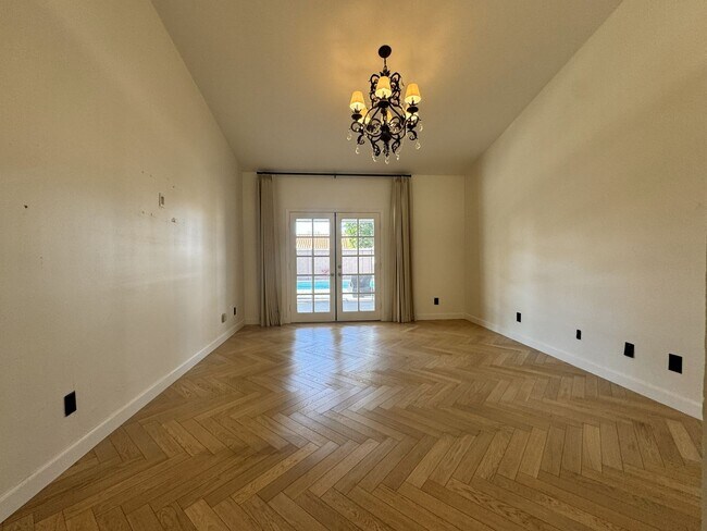 Building Photo - BEAUTIFUL 3 BEDROOM 3 BATH CORNER LOT WITH POOL AND LARGE BACKYARD NORTH SCOTTSDALE