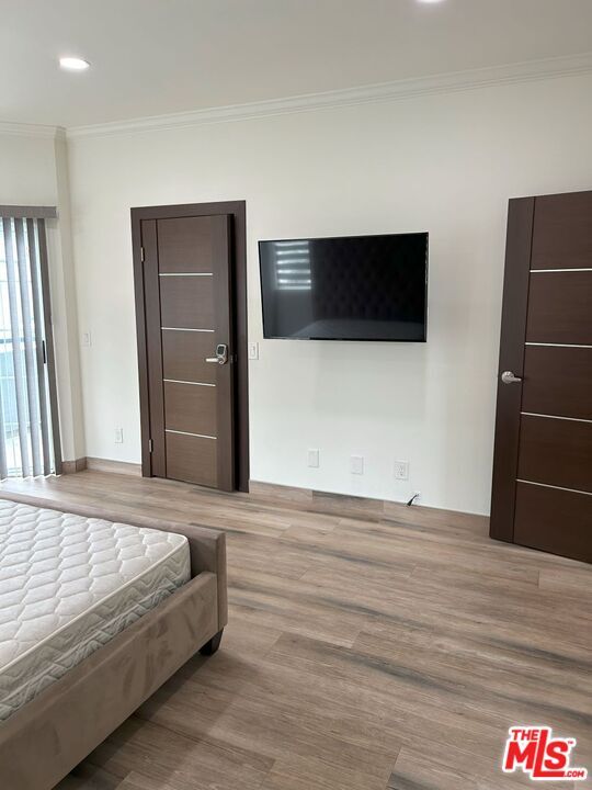 Building Photo - 7916 Blackburn Ave