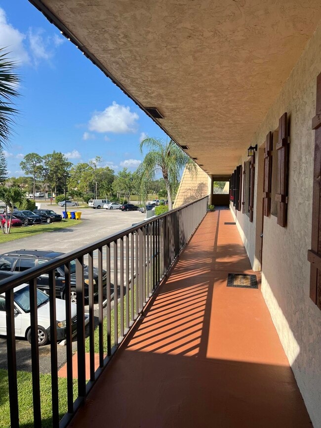 Building Photo - 4175 Oak Terrace Dr