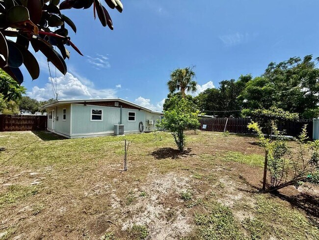 Building Photo - 4406 W Trilby Ave