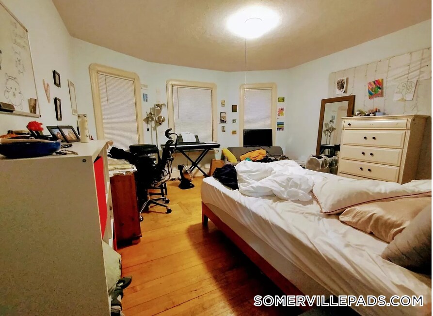 Building Photo - 35 Conwell Ave