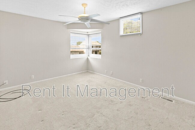 Building Photo - 15421 R St