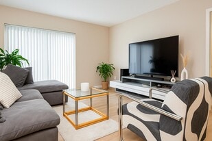 Building Photo - 400 Kings Point Dr