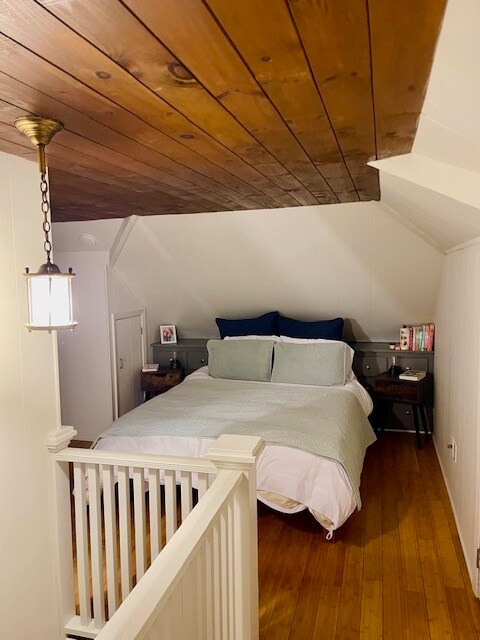 top floor bedroom - 47 Cathedral Ave