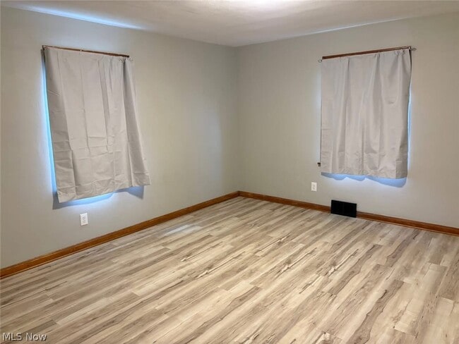 Building Photo - 509 W 24th St