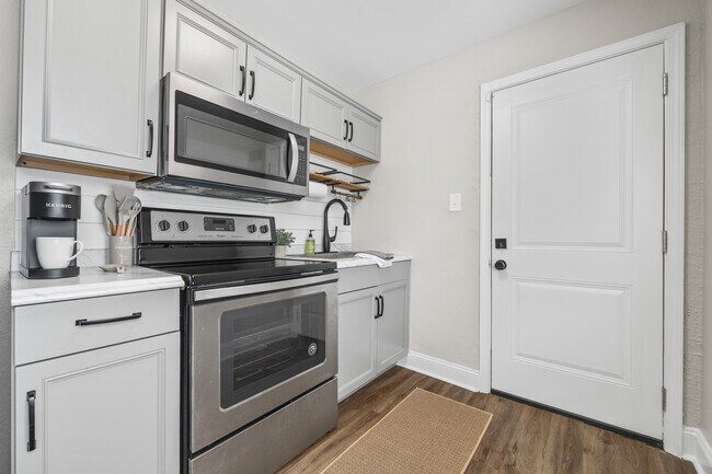 Building Photo - 76 Haygood Ave SE