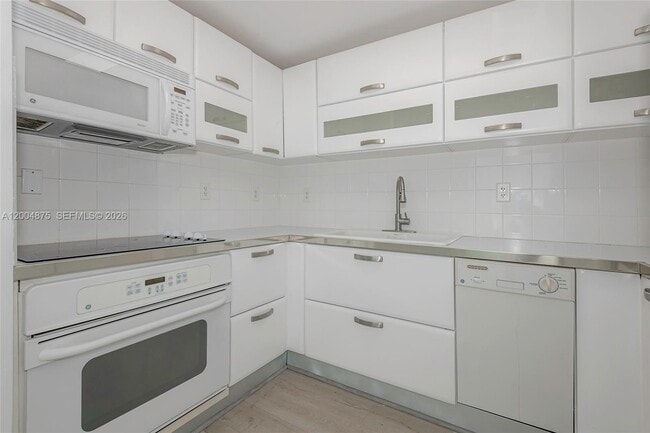 Building Photo - 6580 Indian Creek Dr