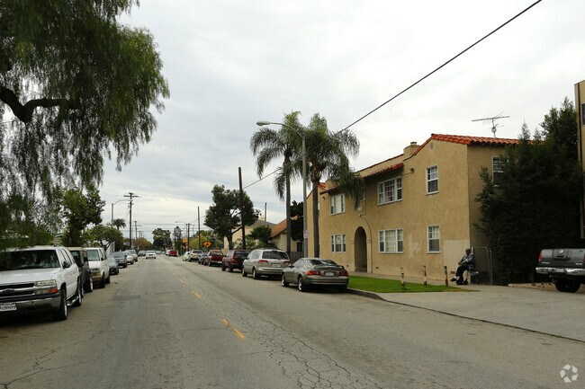 Building Photo - 1527 Junipero Ave