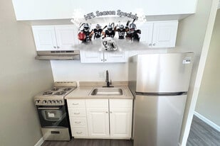 1BR, 1 BTH - Kitchen - Ogden Villas