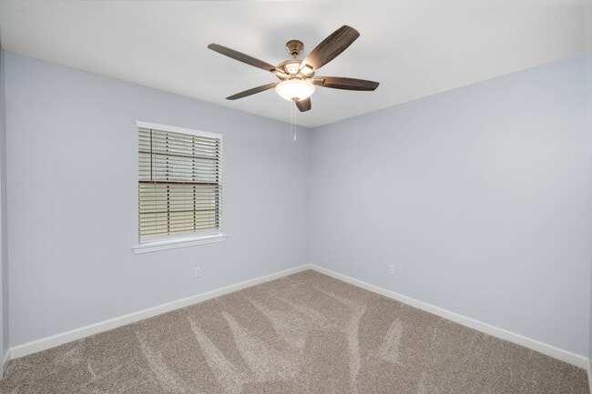 Building Photo - 391 Iowa St