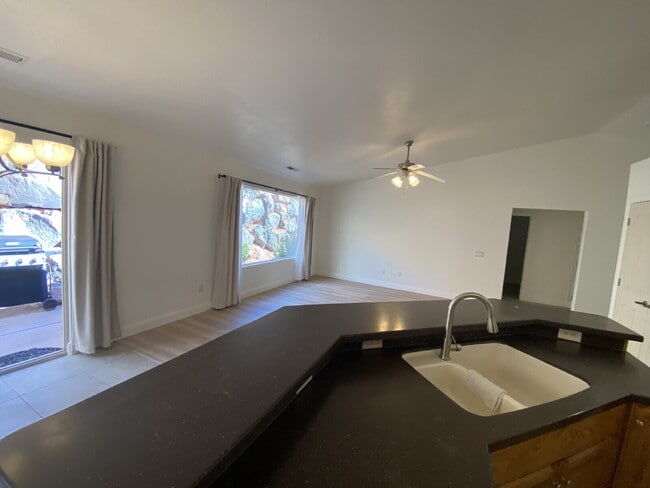 Building Photo - Charming 3-bedroom, 2-bathroom residence in Sagewood at Seven Hills