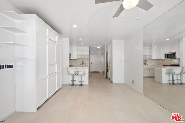 Building Photo - 26664 Seagull Way