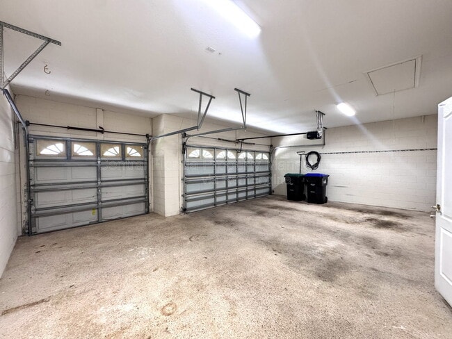 Building Photo - 10118 Shortwood Ln