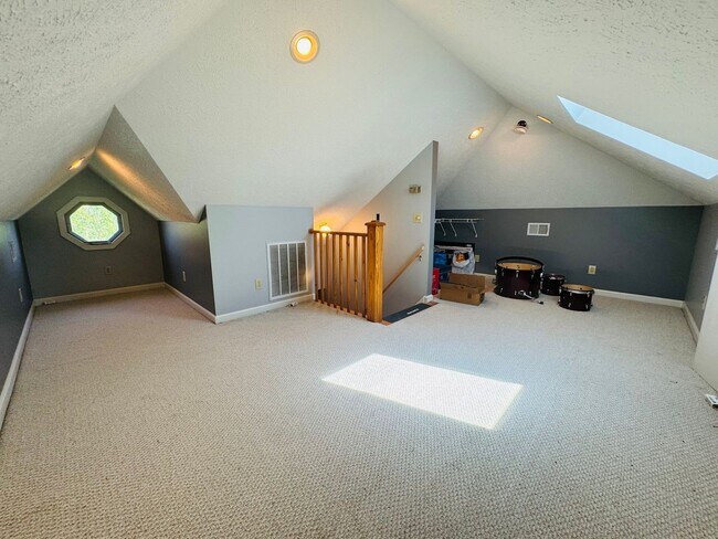 Building Photo - 2015 Franklin Rd