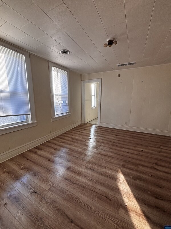 Building Photo - 228 Adams St